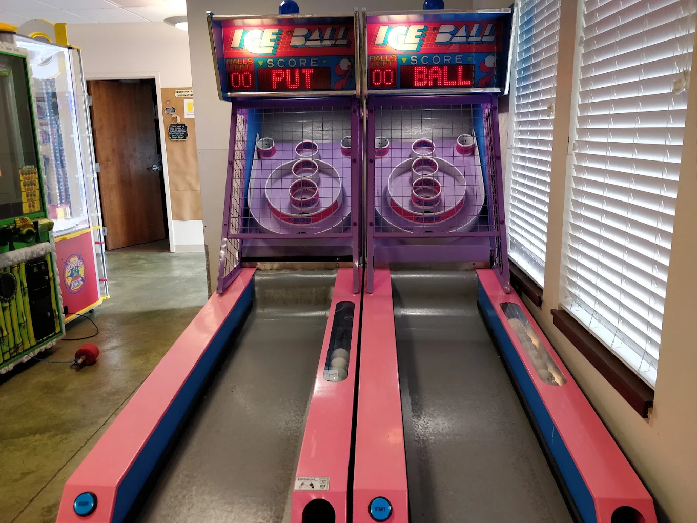 Ice Ball arcade game
